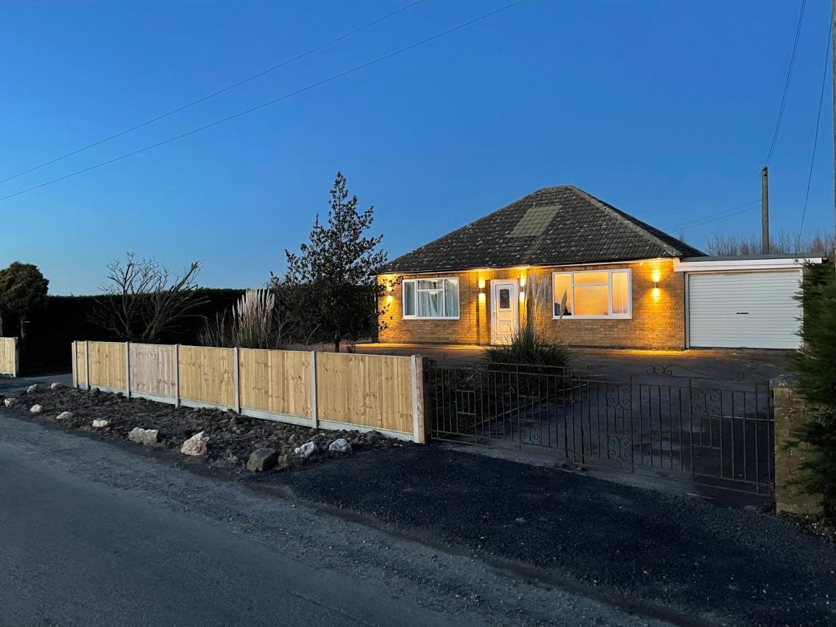 2 Bedroom Detached Bungalow With Hot Tub And Secure Garden And Parking - Pet Friendly On 7 Acres Of Land Boston Extérieur photo
