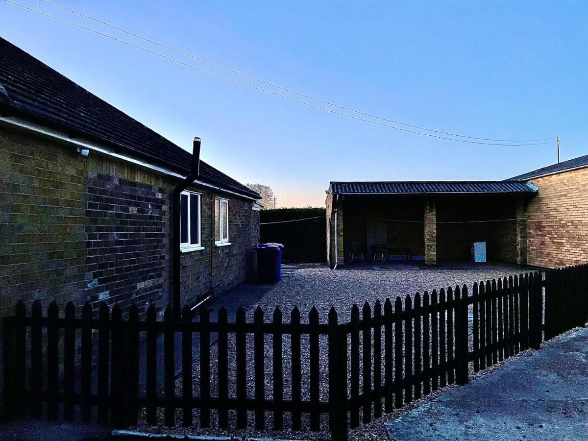 2 Bedroom Detached Bungalow With Hot Tub And Secure Garden And Parking - Pet Friendly On 7 Acres Of Land Boston Extérieur photo